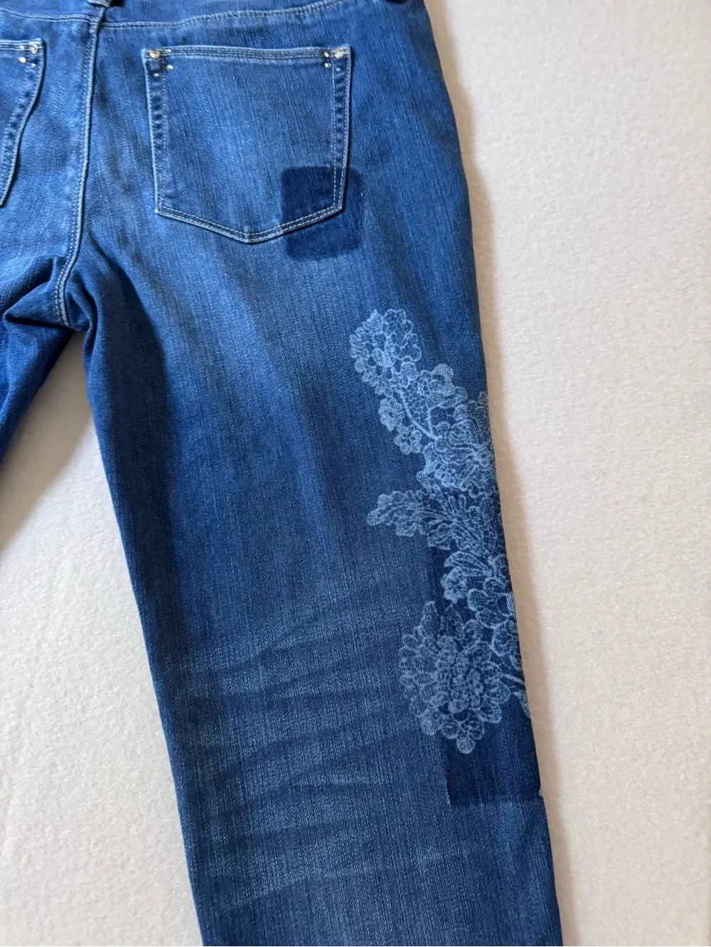 WHITE HOUSE BLACK MARKET Girlfriend Jeans Size 6 Embellished Patchwork Stretch